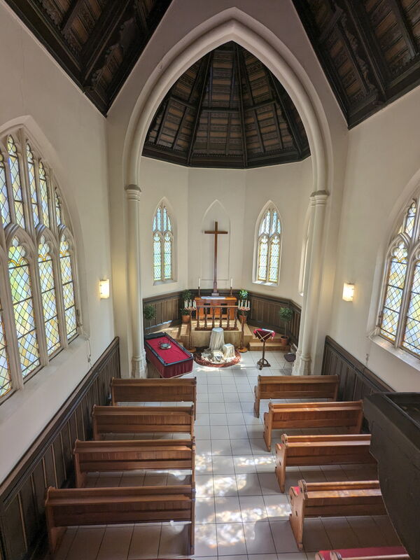 Innenraum der Friedhofskapelle